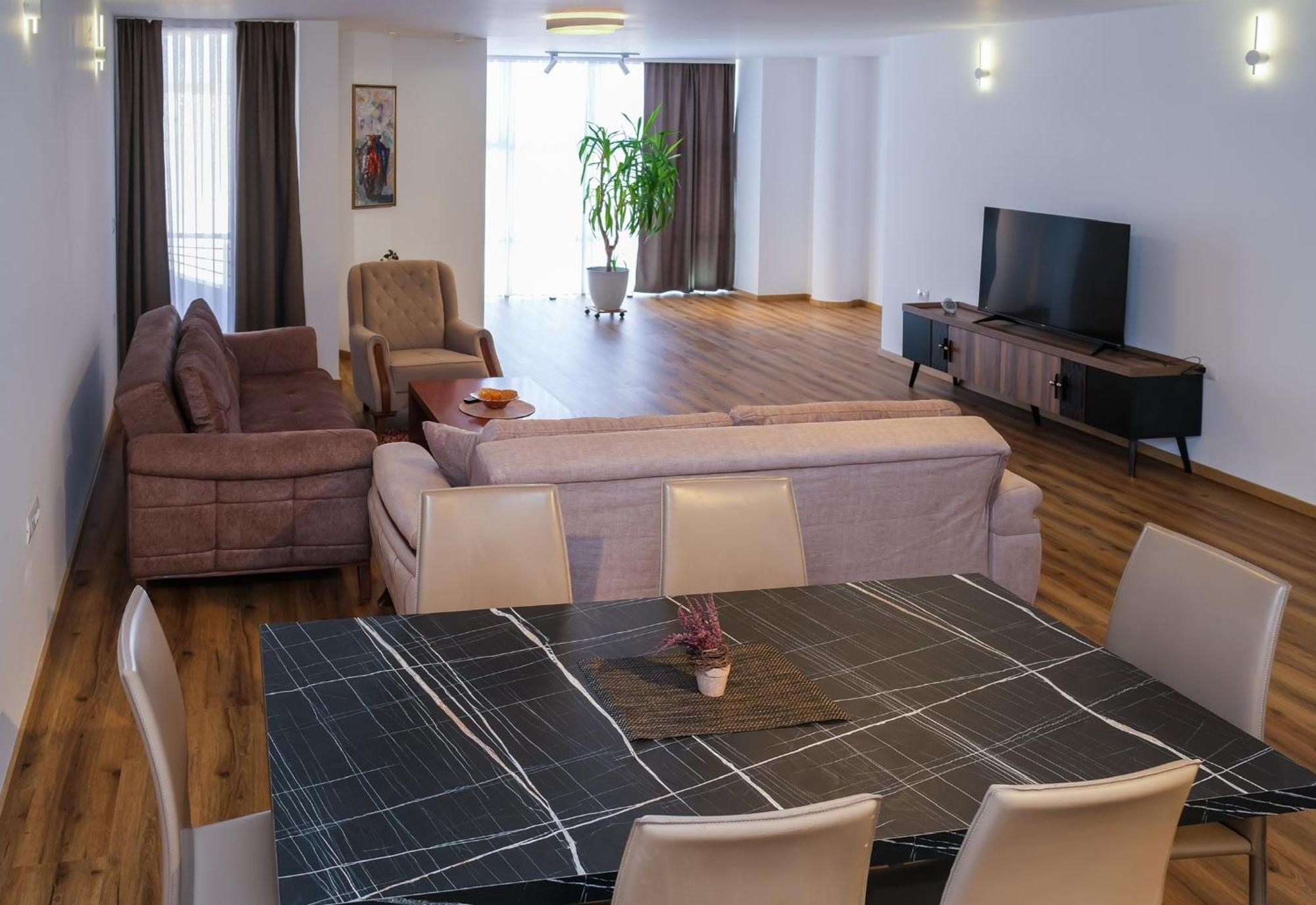 Nest Apartments Gjakova Exteriör bild