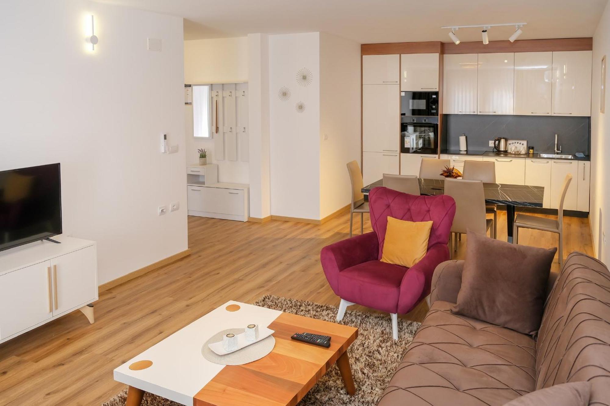 Nest Apartments Gjakova Exteriör bild