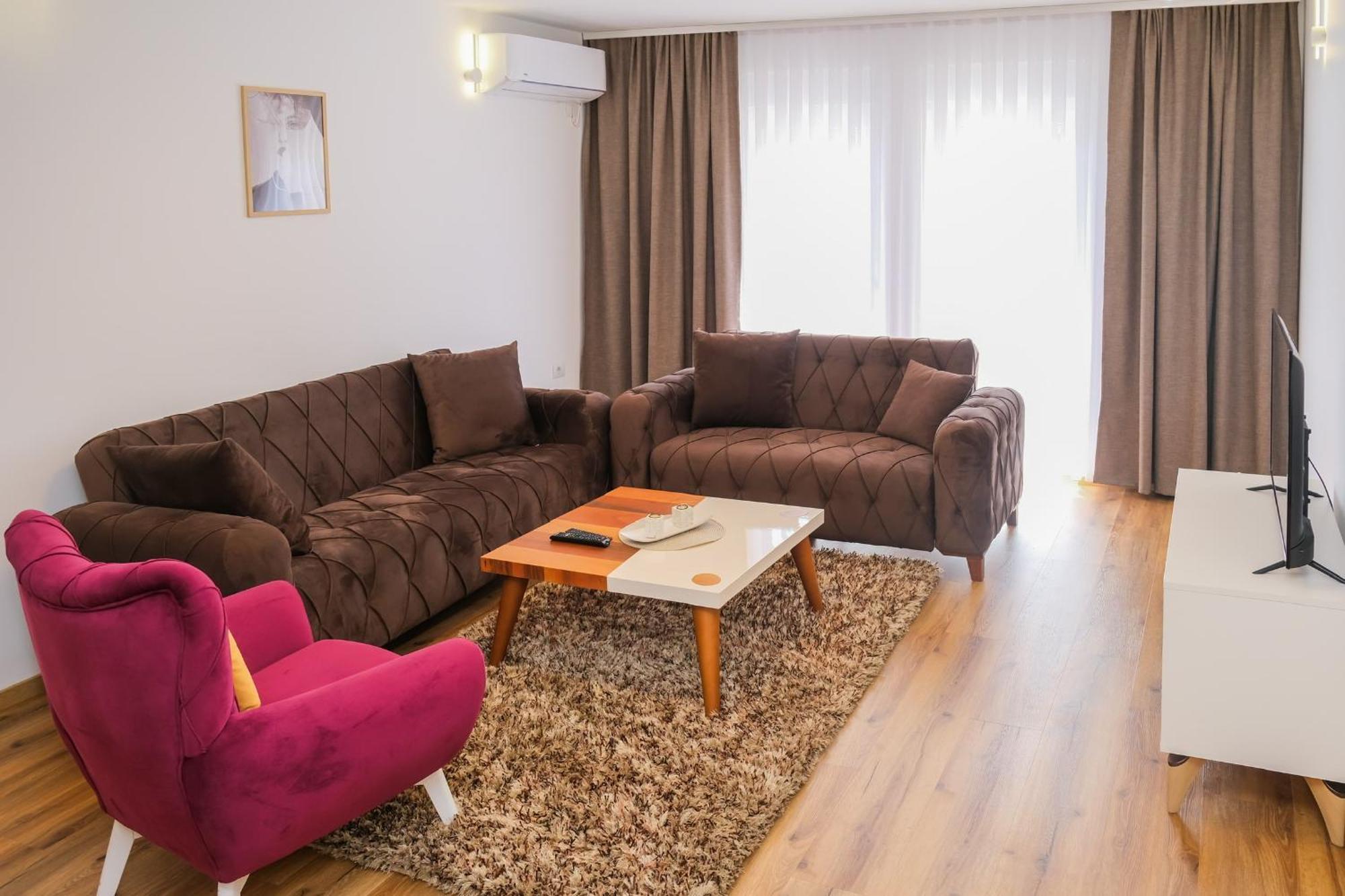 Nest Apartments Gjakova Exteriör bild